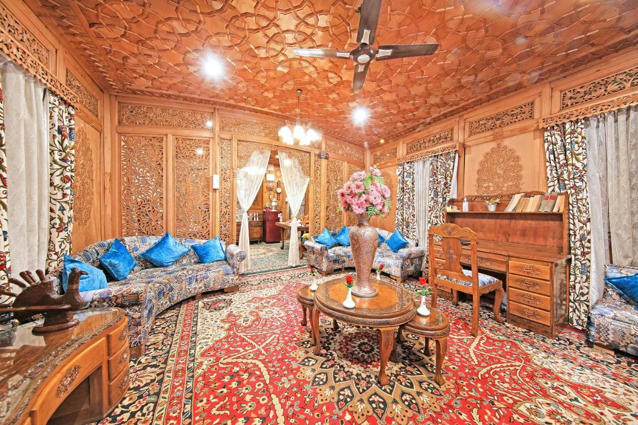 Hotel Kolu Group Of Houseboats Srīnagar Esterno foto