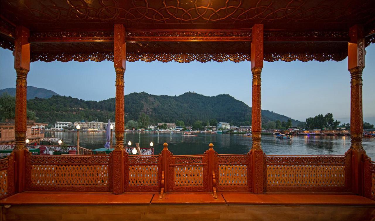 Hotel Kolu Group Of Houseboats Srīnagar Esterno foto